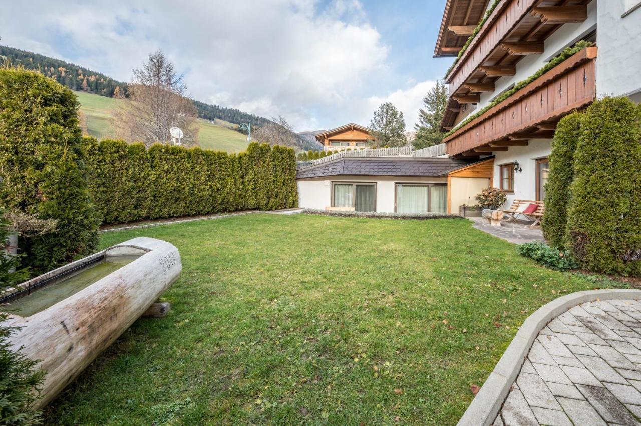 Haus Zur Vogelweide App 1 Apartment Dobbiaco Luaran gambar